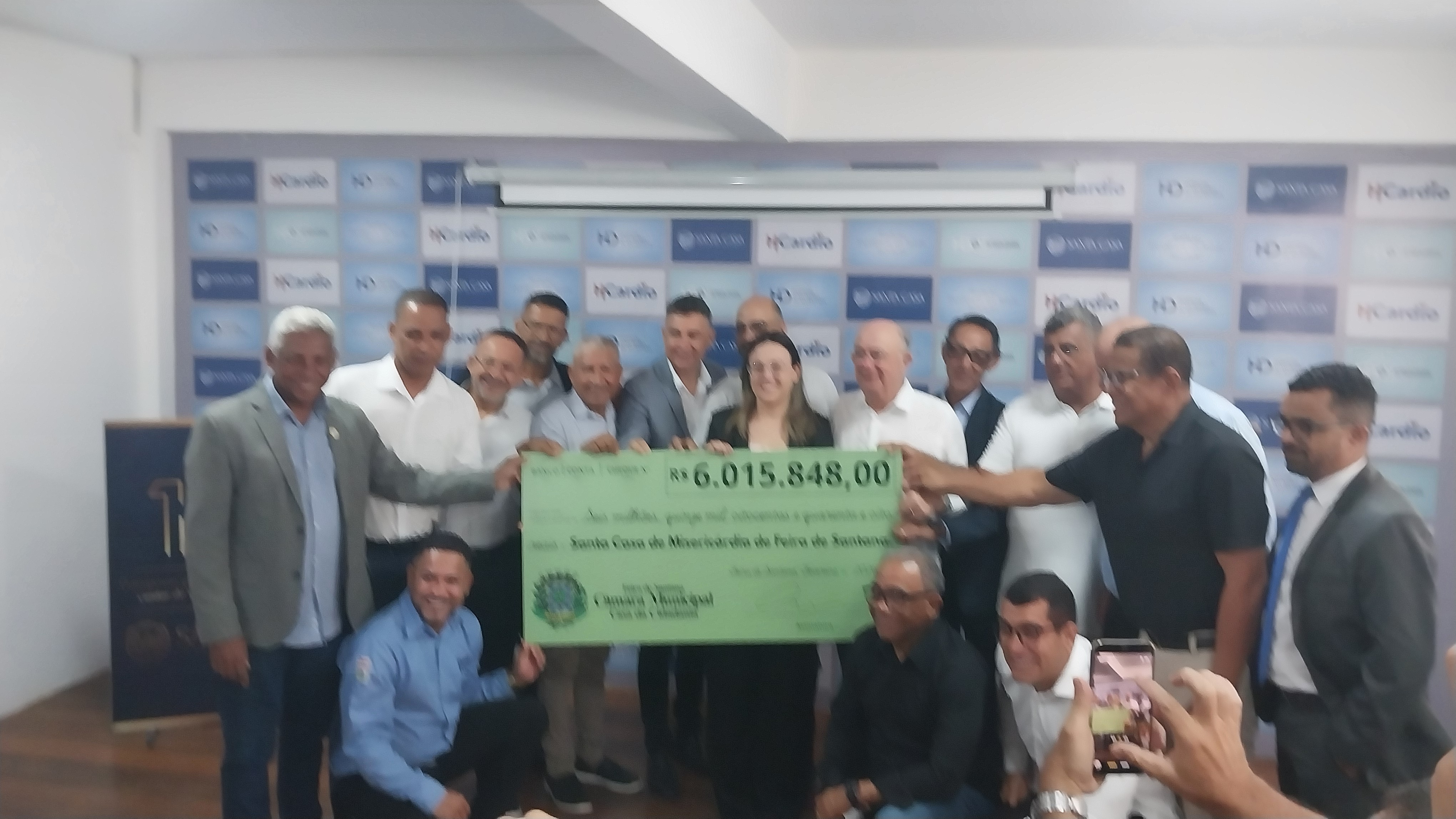 Câmara entrega cheque simbólico de mais de R$ 6 milhões para construção do Hospital Baiano de Oncologia