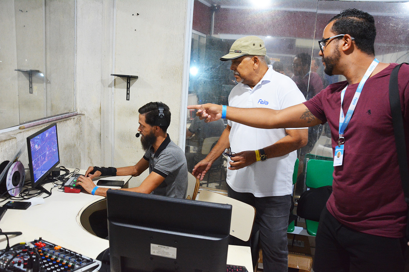 Espaço da imprensa recebe 51 profissionais credenciados no 1º dia do Natal Encantado