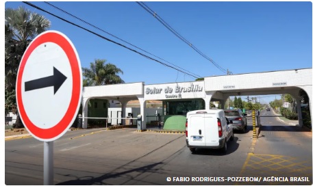 Moraes proíbe drones perto da casa onde Bolsonaro cumpre prisão